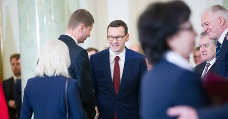 Rekonstrukcja rządu. Opozycja jak najgorzej ocenia odchodzących i nowych ministrów