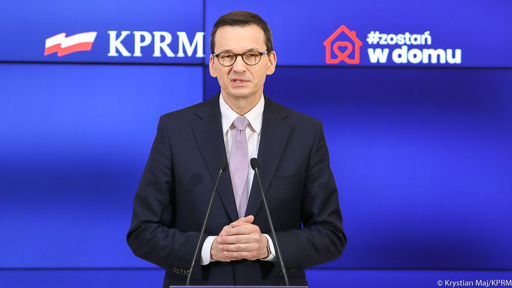 Koronawirus w Polsce a wybory prezydenckie. Polityk PO wzywa wojsko do "buntu". Premier Morawiecki odpowiada