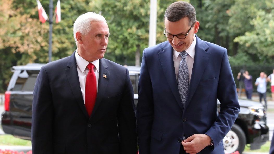 Mike Pence i Mateusz Morawiecki.