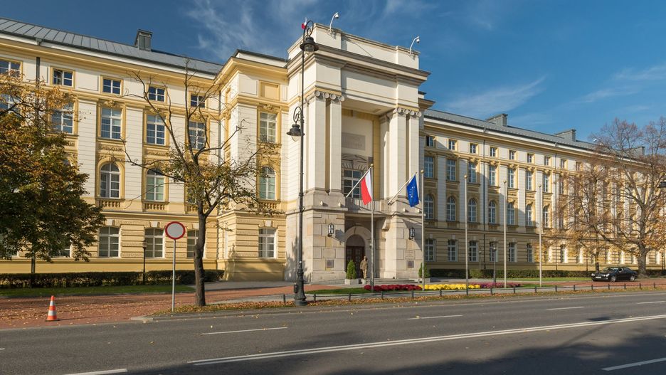 Piesza potrącona przed KPRM. Z urazem głowy trafiła do szpitala