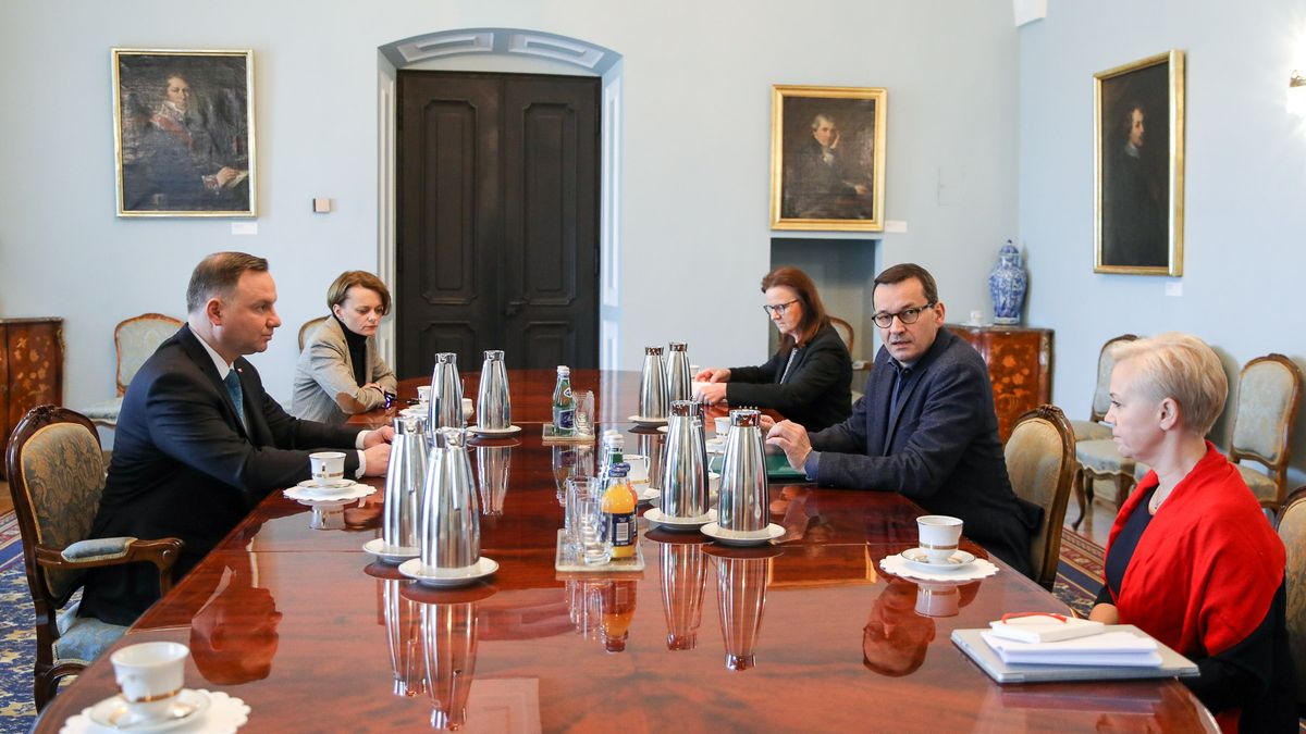 Spotkanie prezydenta z premierem, minister rozwoju oraz szefami ZUS i BGK.