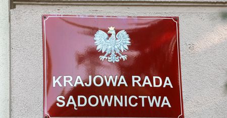 KRS zabiera głos ws. afery hejterskiej. "Sędziowie nie naruszyli prawa lub zasad etyki"