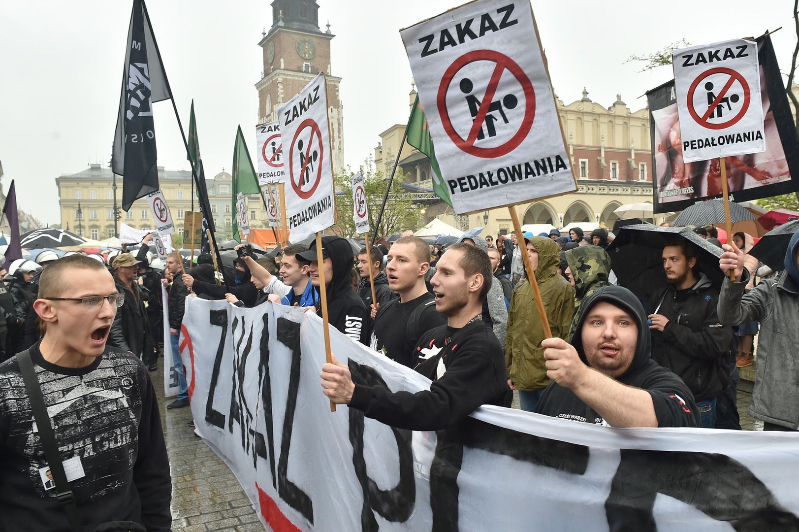 Manifestacja przeciw związkom homoseksualnym w Krakowie