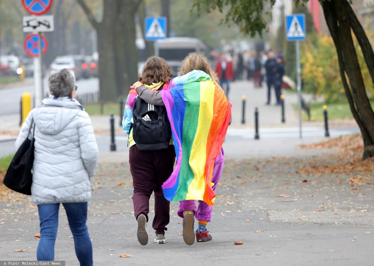 Tęczowe rondo w Szczecinie? Trwa "walka na petycje"