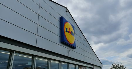 Na razie nie będzie "niemieckich" stawek za pracę w sobotę. Lidl wyjaśnia, eksperci każą czekać