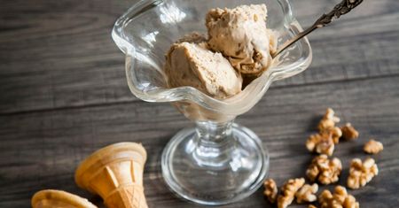 Domowe lody orzechowe