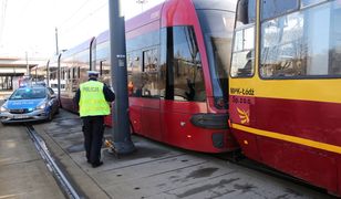 Ranni po zderzeniu tramwajów w Łodzi. Wcześniej tramwaj zderzył się z taksówką