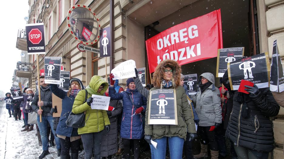 20 grudnia pracownicy prokuratur w Łodzi wyszli na ulice