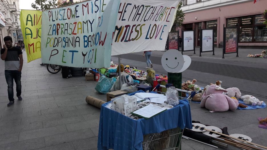 Będziemy "bezdomni". Fundacja udostępniła zdjęcia z protestu przeciwko eksmisji.