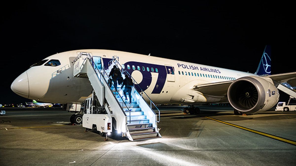 Linie lotnicze odwołują rejsy z powodu załamania pogody.