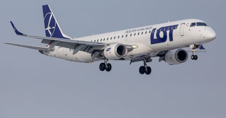 Oranżada Hellena na pokładzie samolotu. LOT rozszerza współpracę