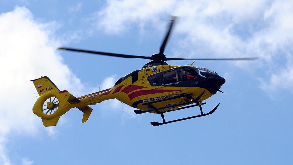 Poszkodowaną dziewczynkę zabrał helikopter LPR