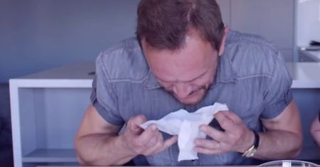 #porannyMasochizm Aż przykro patrzeć. Zobacz, co robi teraz Cezary Pazura