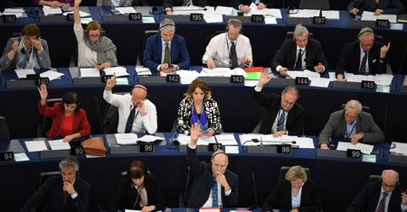 Jedna kadencja i dwa miliony na koncie. Zarobki europosłów