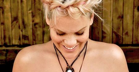 Pink karmi piersią i tego nie ukrywa. Opublikowała odważne zdjęcie, fani byli bardzo szczerzy