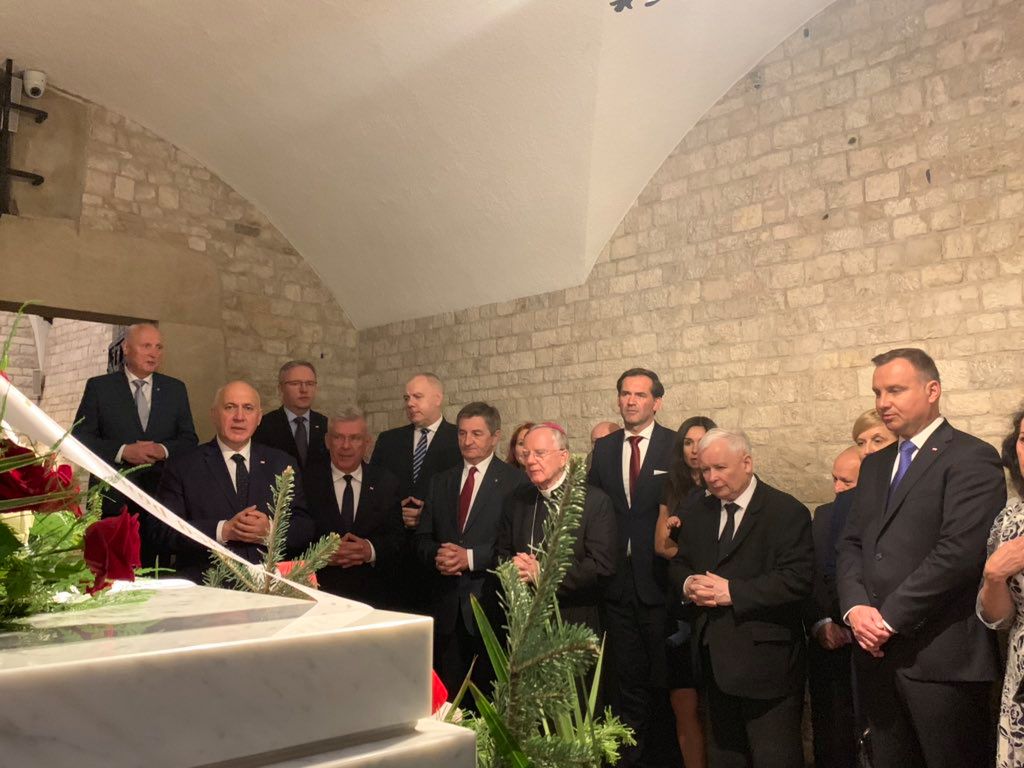 70. urodziny braci Kaczyńskich. Uroczysta msza na Wawelu