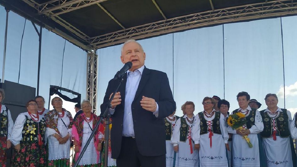 Jarosław Kaczyński pojawił się na cyklicznym pikniku rodzinnym PiS w Dygowie 