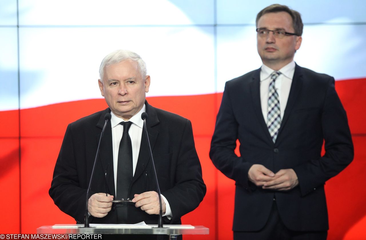 "Tylko nie mów nikomu". Film Sekielskiego poruszył rząd. Kaczyński dał sygnał, Ziobro zaostrzy prawo. Znamy szczegóły