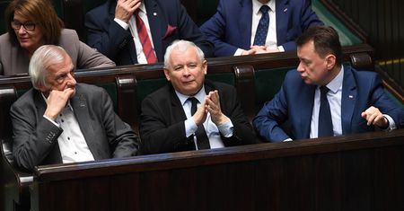 Sondaż: PiS utrzyma władzę, ale możliwe, że będzie musiał się nią podzielić