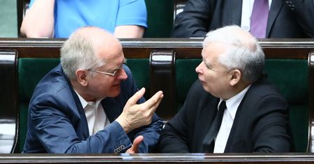 Kaczyński uległ, PiS zmienia zdanie. Hodowcy norek przy wsparciu o. Rydzyka ratują swoją branżę