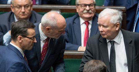 30-krotność limitu składek ZUS. PiS szuka sojuszników, prezes liczy szable