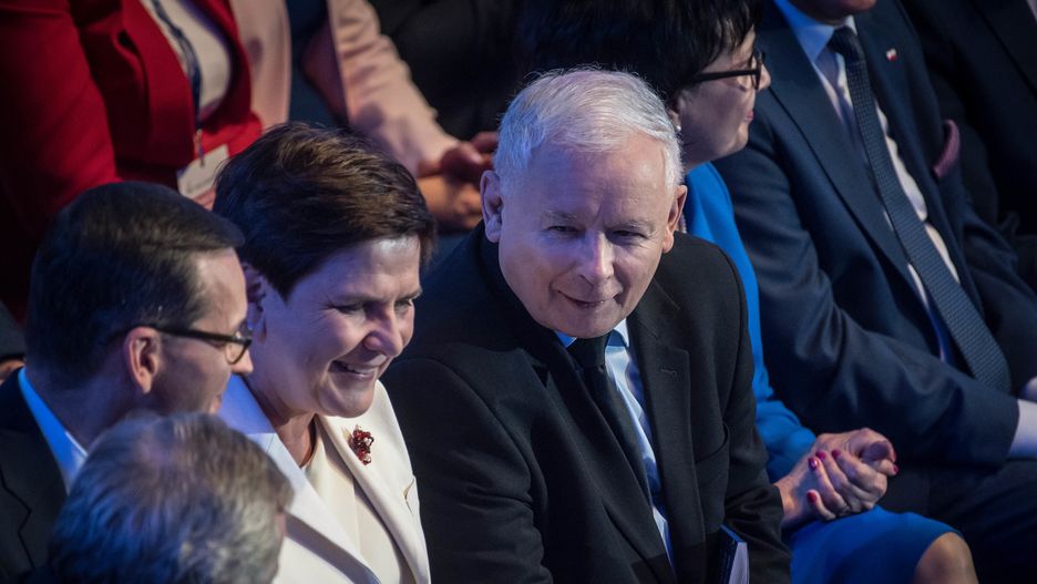 Wybory parlamentarne. PiS liderem wszystkich sondaży.