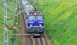 Trasa PKP Białystok-Warszawa. Ciężarówka uszkodziła sieć trakcyjną
