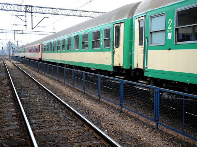 Wykoleiła się lokomotywa w Głogowie. Utrudnienia dla pasażerów