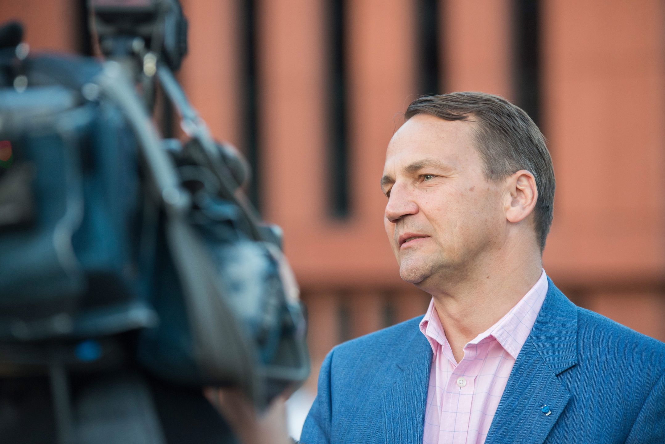 Sikorski: wstyd mi przed żoną
