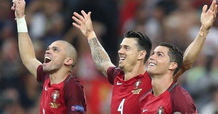 Gigantyczne premie dla piłkarzy Portugalii za zwycięstwo w EURO 2016! Ile otrzymał Cristiano Ronaldo, a ile pozostali zawodnicy