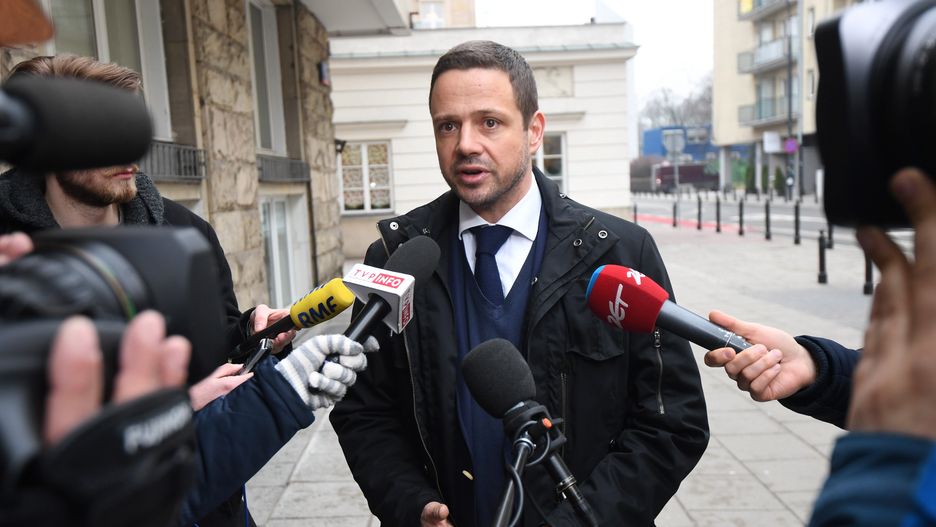 Zdaniem Rafała Trzaskowskiego, rząd powinien zająć się debatą na temat unijnego budżetu