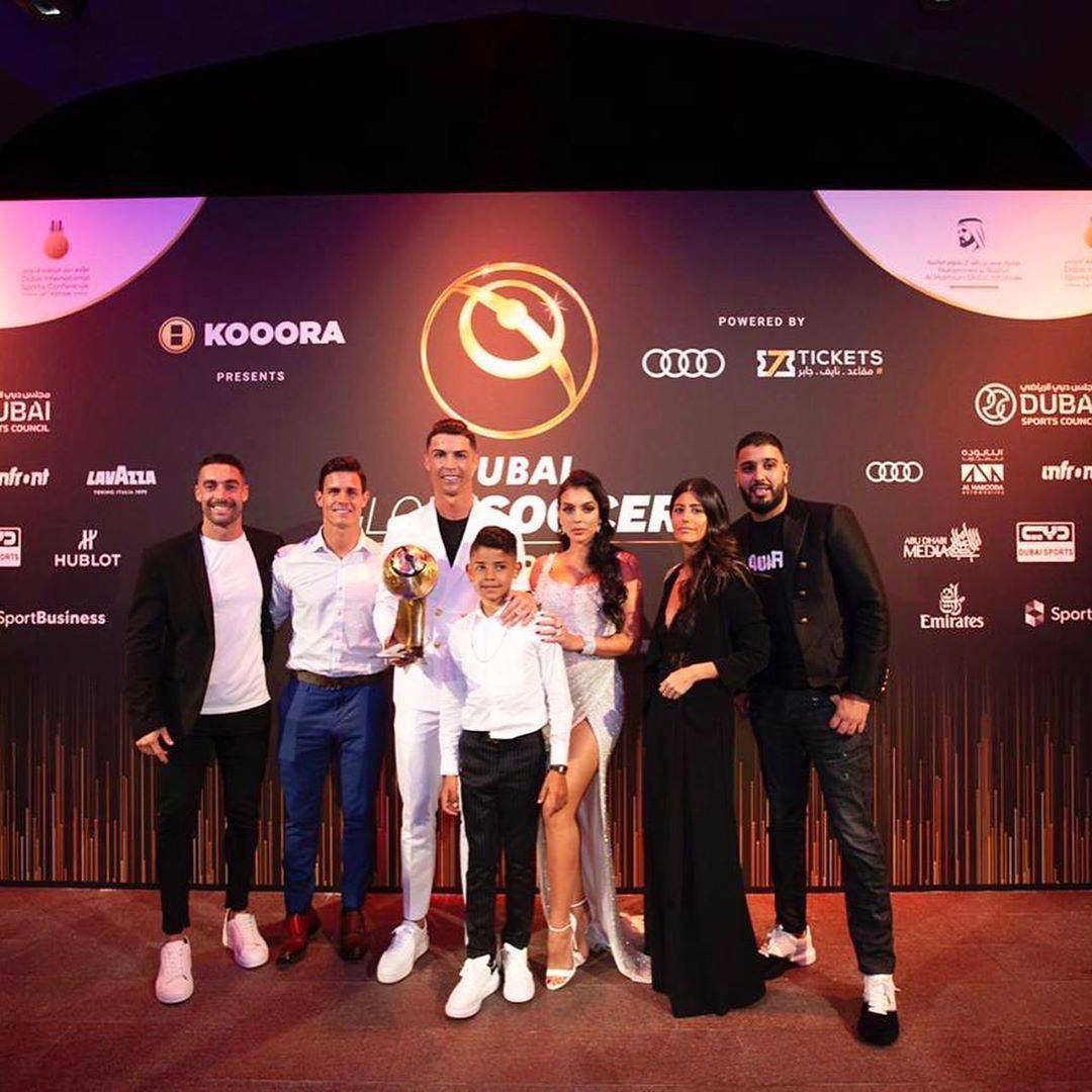 Cristiano Ronaldo z synem i Georgina Rodriguez – Globe Soccer Awards 2019