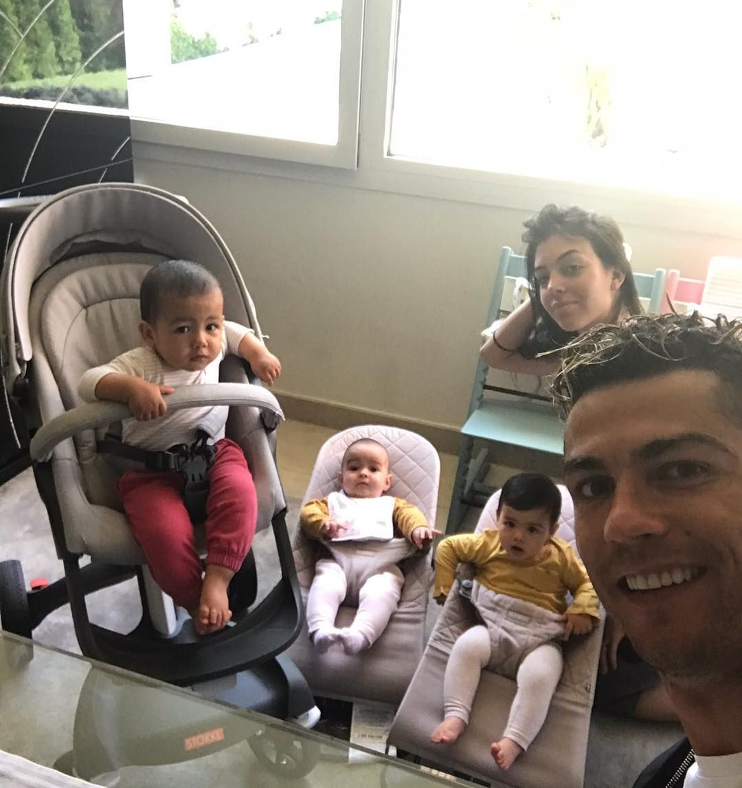 Cristiano Ronaldo i Georgina Rodriguez z dziećmi