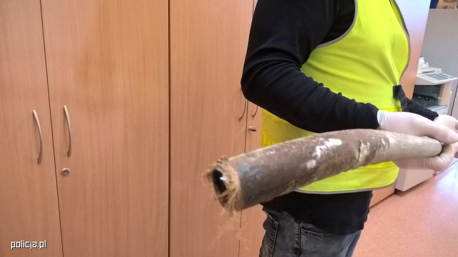 52-latek jest podejrzewany o wyrwanie rury z głównej instalacji gazowej w jednym z żagańskich bloków.