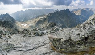Dwie turystki utknęły nad przepaścią w Tatrach. Tkwiły tam do 2 w nocy