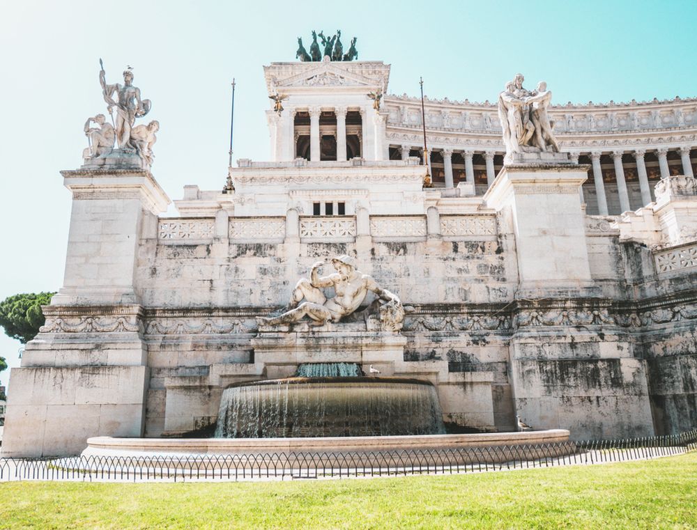 Kąpiel w zabytkowych rzymskich fontannach jest zabroniona 