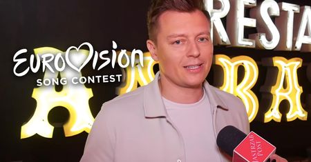 Tak wystąpi Rafał Brzozowski na Eurowizji 2021. Pochwalił się, co pokaże światu: "Takie to trochę starodawne" [WIDEO]