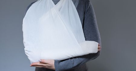 Medycyna poznała właśnie 64. przypadek. Kobiecie znikają kości
