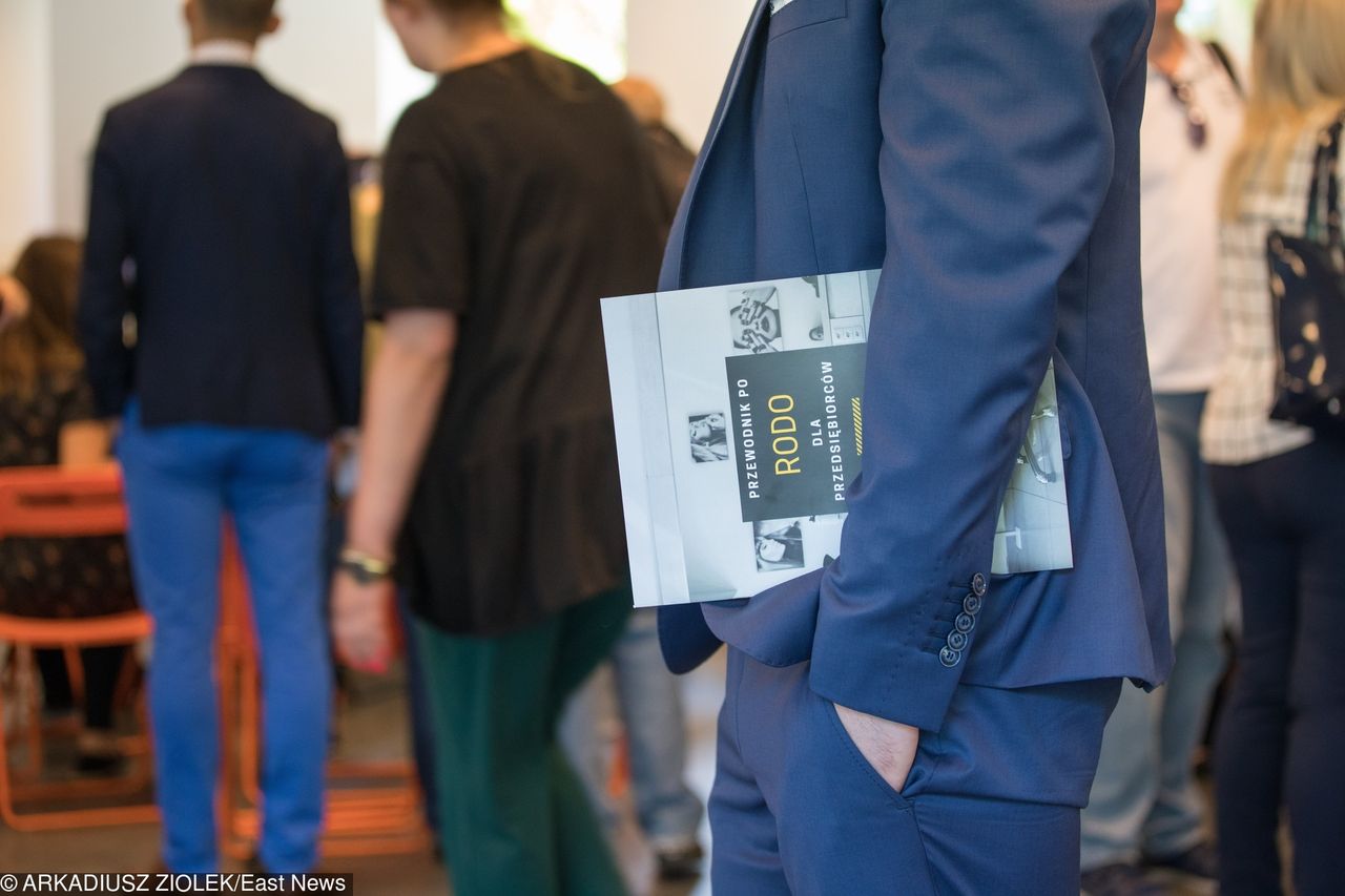 RODO działa od roku. Firmy wydały krocie, biurokracji przybyło 