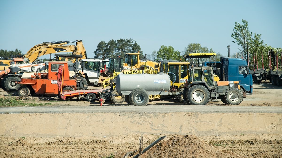 Pomimo problemów urząd deklaruje, że jezdnia zostanie oddana do końca roku.