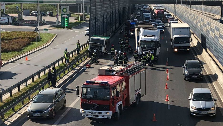 S8: wypadek na wysokości Marymontu, jedna osoba ranna.