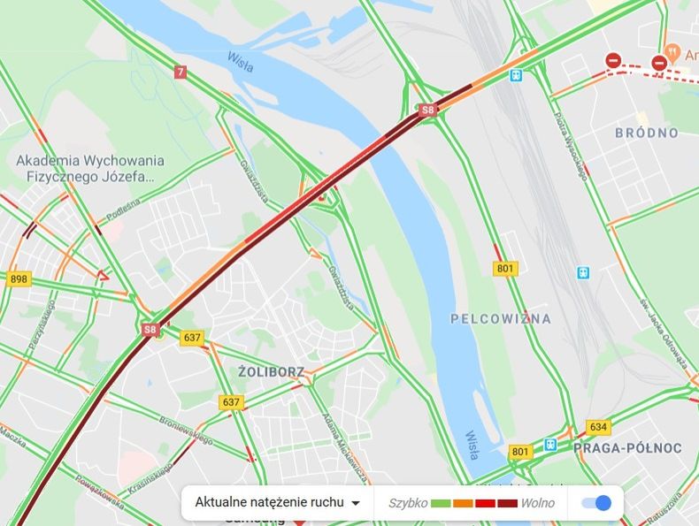 Warszawa. Zderzenie z autokarem na S8. Jedna osoba ranna