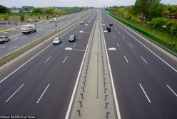 Kolizja na S2. Osobówka uderzyła w ciężarówkę