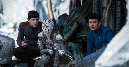 Star Trek: W nieznane (2016)