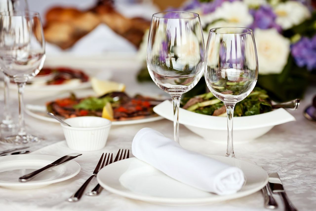 Czy umiesz odpowiednio zachować się przy stole?