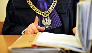 500+ niezgodne z konstytucją. Sąd uznał, że przepisy programu ograniczają dostęp do świadczenia