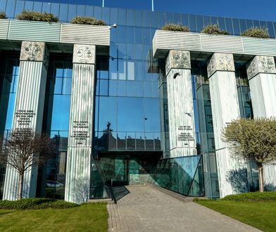 Powoływanie sędziów SN w Polsce i na świecie. Sejm się chwali, internauci wytykają błędy