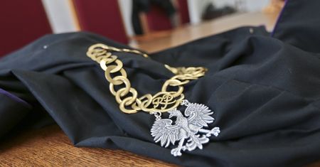 Wojciech Łączewski usłyszał zarzuty. Miał składać fałszywe zeznania