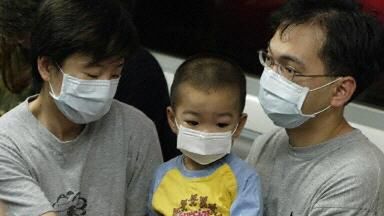 Chińscy rodzice z synkiem