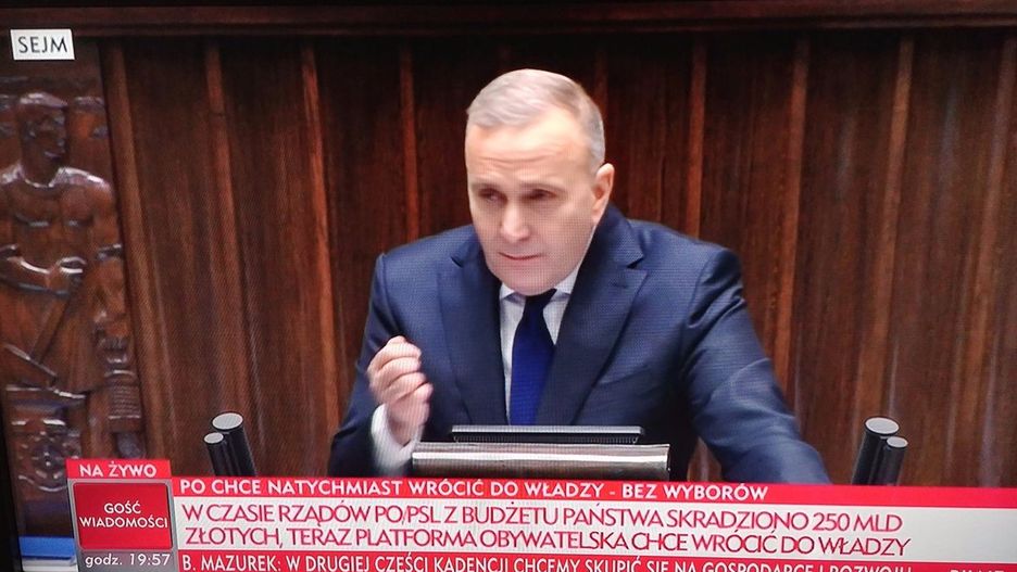 Jeden z dzisiejszych pasków TVP Info.